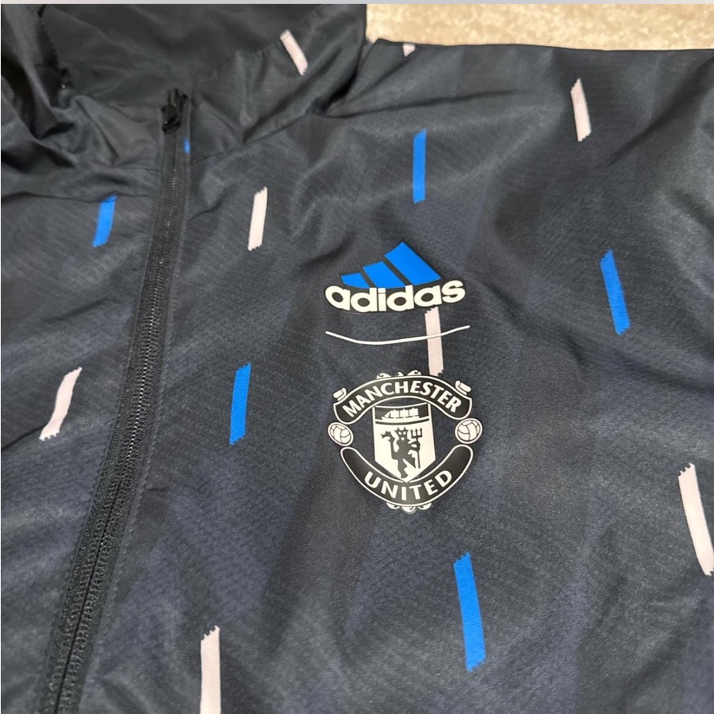 MANCHESTER UNITED x ADIDAS On Field Team Logo Anthem Reversible Zip Jacket NEW - Picture 9 of 13